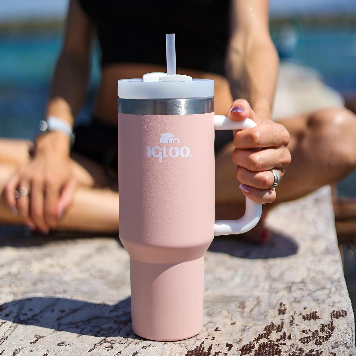igloo-stadler-celik-thermo-mug-1-2-litre-beyaz-pembe-12saat-sicak-18saat-soguk-saklama-17523.jpg