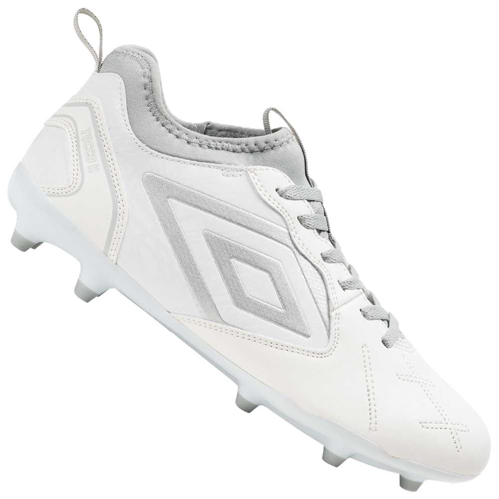umbro-tocco-ii-club-fg-beyaz-erkek-krampon-81741u-kz8-18403.jpg