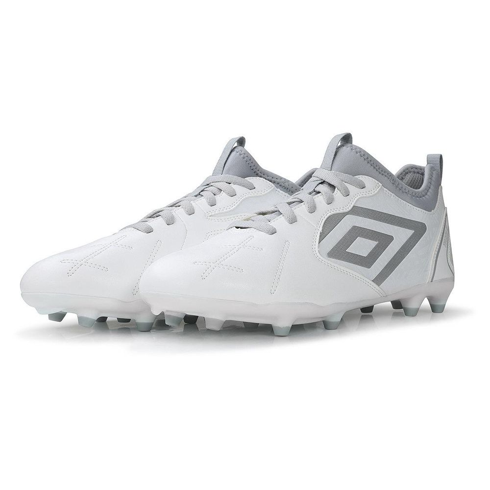 umbro-tocco-ii-club-fg-beyaz-erkek-krampon-81741u-kz8-18406.jpg