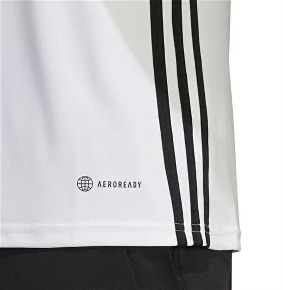 adidas-beyaz-erkek-spor-antrenman-tisortu-h44526-14751.jpg